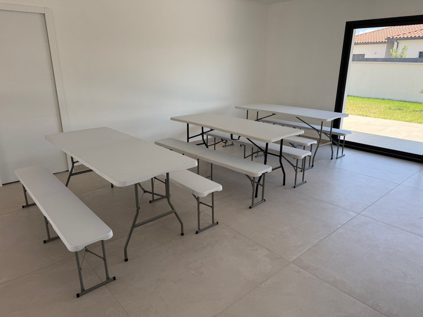 Location table pliante avec 2 bancs pour 6 personnes — OKevent